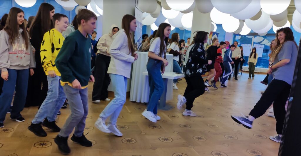 Aliyah youth camp January 2023 children dancing